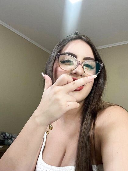 Letícia Garcia Prazeres Peituda Gostosa