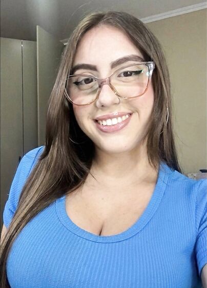 Letícia Garcia Prazeres Peituda Gostosa