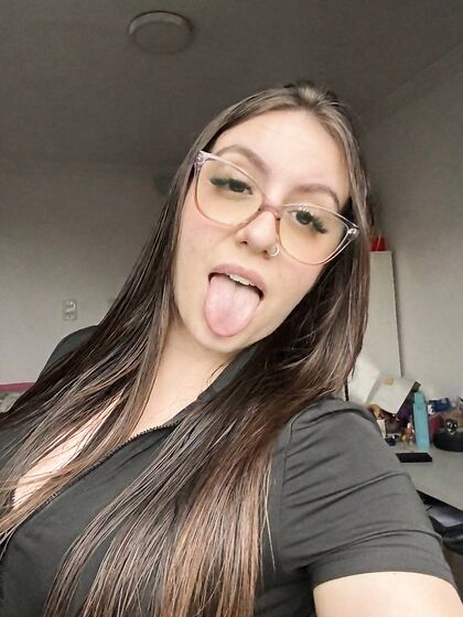 Letícia Garcia Prazeres Peituda Gostosa